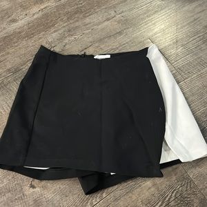 Super down black and white skort size small